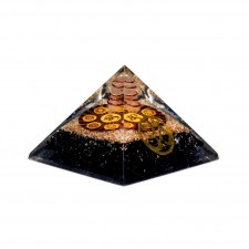 Orgonite chakra pyramide Tourmaline noire avec Om